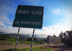 Medium_medium_laos-vietnam-border-sign