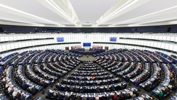 Medium_1200px-european_parliament_strasbourg_hemicycle_-_diliff