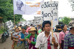 Medium_farmers-protesting-land-grabs-in-taunggyi